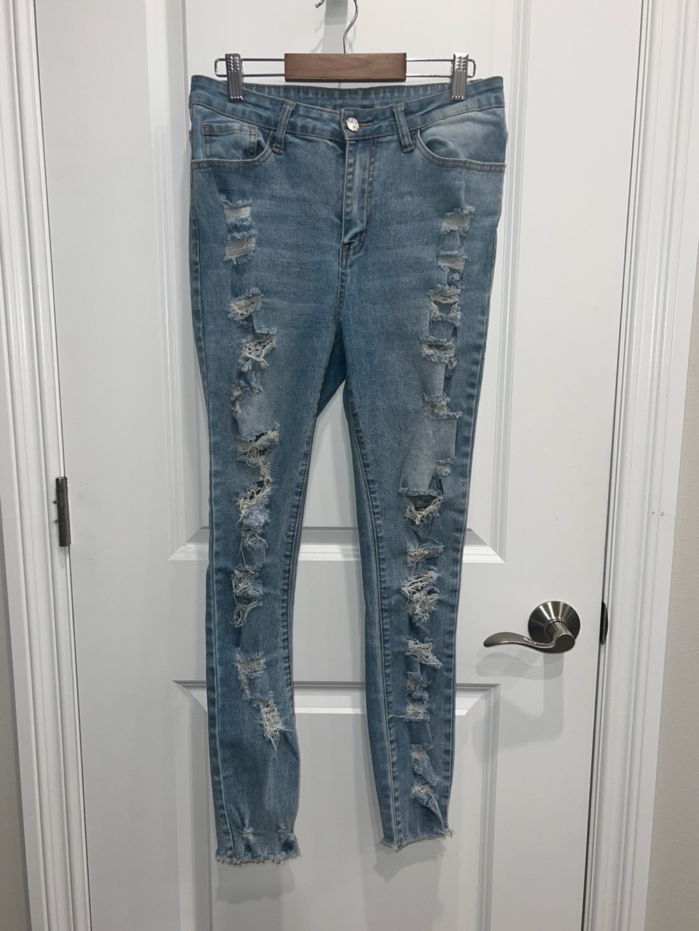 Shein Women's Distressed Skinny Light Wash Ankle Denim Jeans Size Medium 6